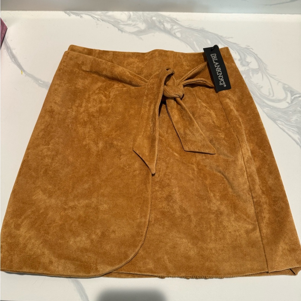 ✨ 2 for $25 NWT [BLANKNYC] Womens Wrap Mini Skirt - Picture 4 of 7